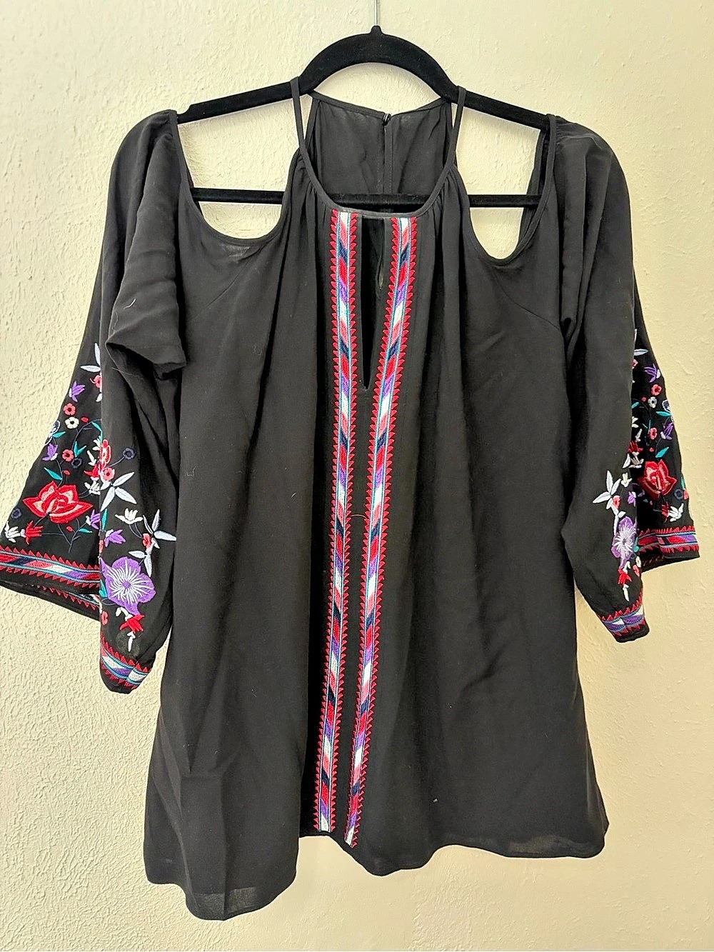Black Floral Embroidered Sleeve Tunic